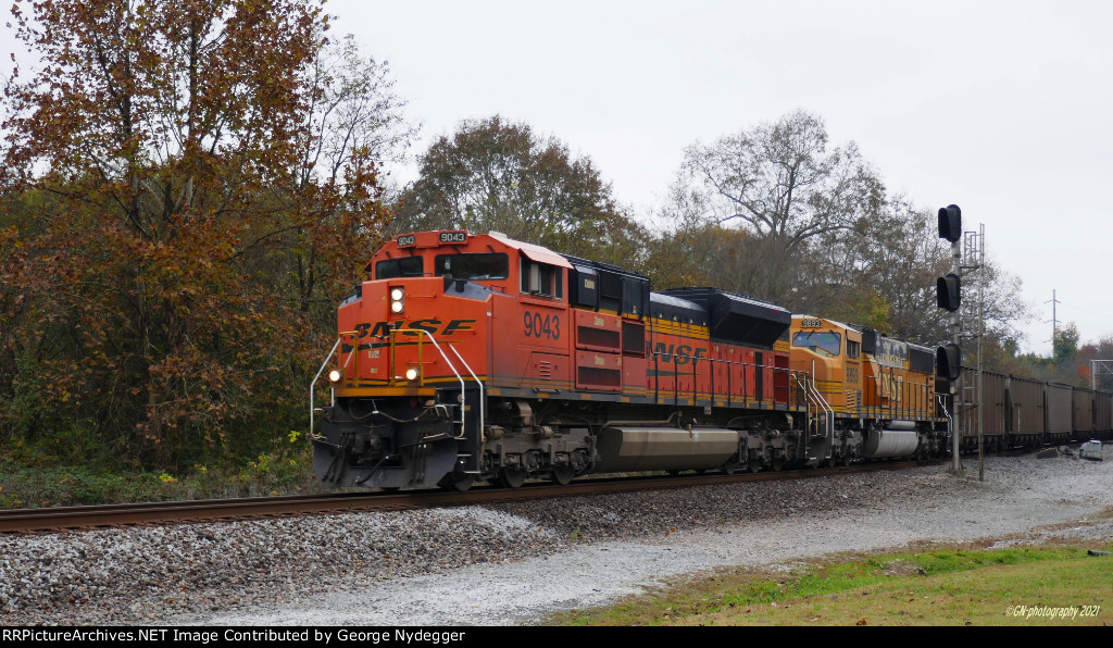 BNSF 9043